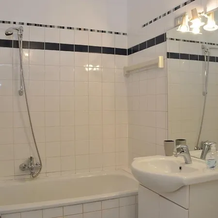 Apartment Travel Homes