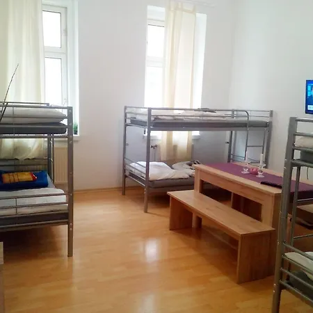 Apartment Travel Homes *