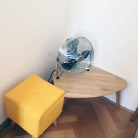 Apartment Big Vintage Style Flat Near Schonbrunn