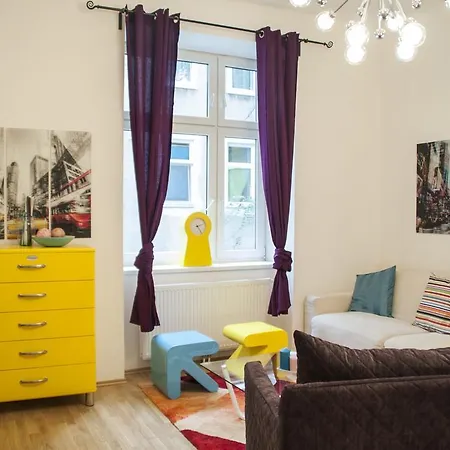 Urban Flats Danube Apartment