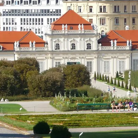 Premium Beim Belvedere Vienna