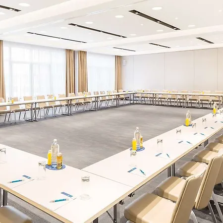 Hotel Nh Danube 4*
