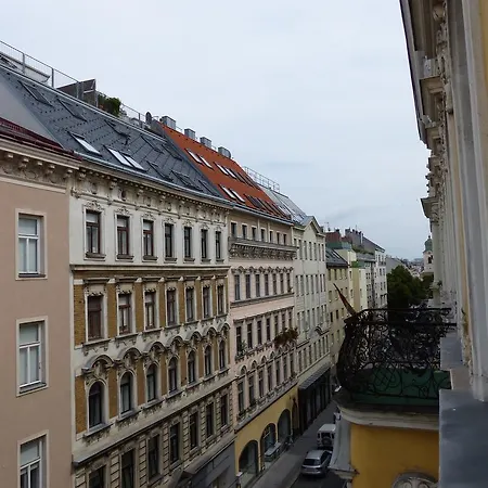 Stadtnest Frühstückspension 3*