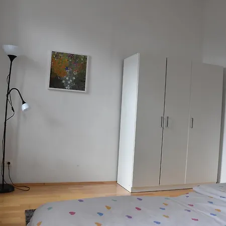 Living & Loving In Apartment Vienna