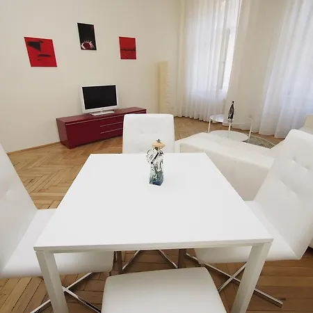 Marus Grinzing Apartment