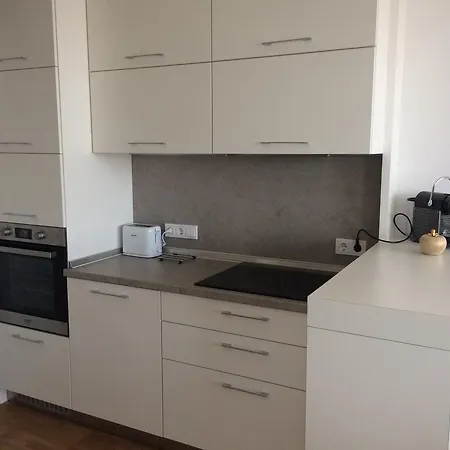 Apartment Hauptbahnhof 4 *