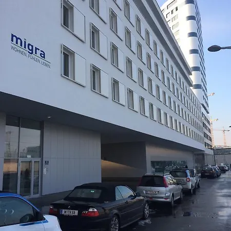 Apartment Hauptbahnhof 4 *