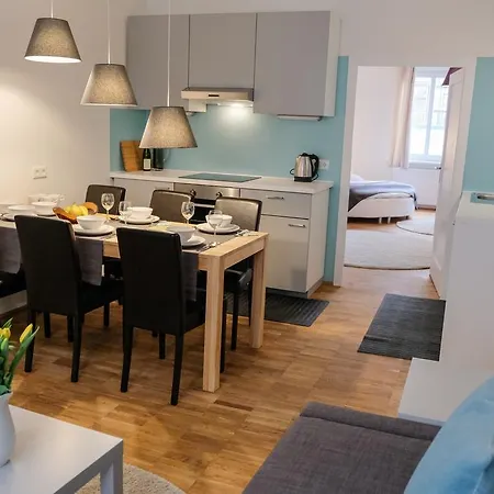 Viennaflat - 1040 Apartment *