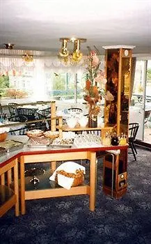 Ekazent Schoenbrunn Hotel 3*