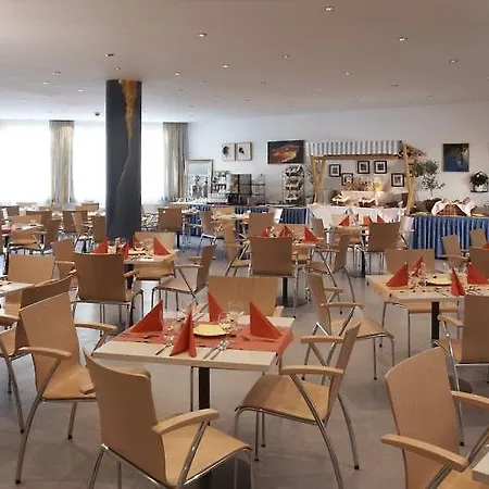 Allyouneed Vienna4 Hotel 3*