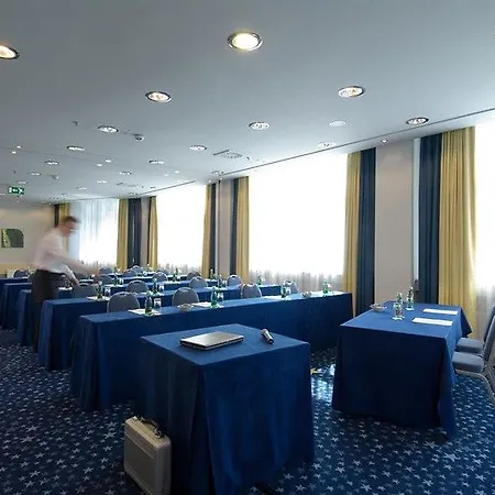 Nh Danube 4* Vienna