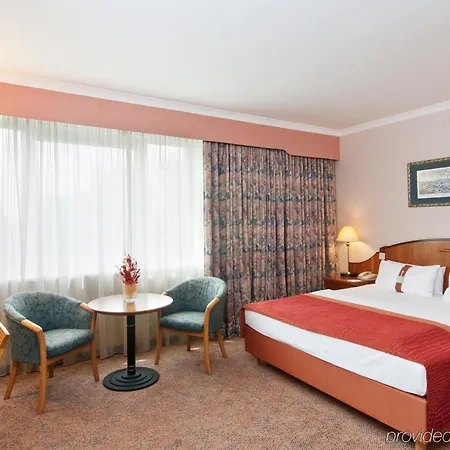 Hilton Garden South 4*