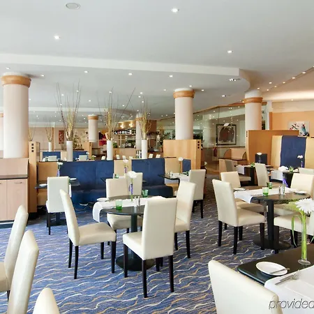 Hilton Garden South 4*