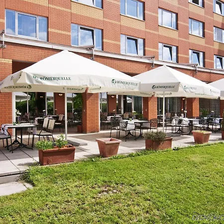Hilton Garden South 4*