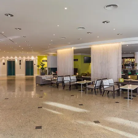 Hilton Garden South 4*