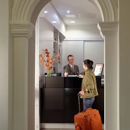 Hotel Fortyplusone - Newly Renovated!