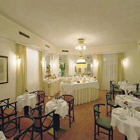 Johann Strauss Hotel 4*