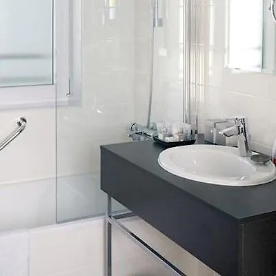 Fortyplusone - Newly Renovated! Wenen