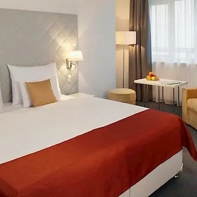 Fortyplusone - Newly Renovated!