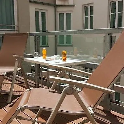 Fortyplusone - Newly Renovated! 4*