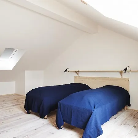 Apartment Townhouse *