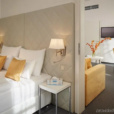 Hotel Fortyplusone - Newly Renovated! 4*
