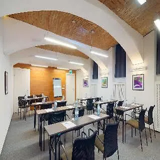 Fortyplusone - Newly Renovated!