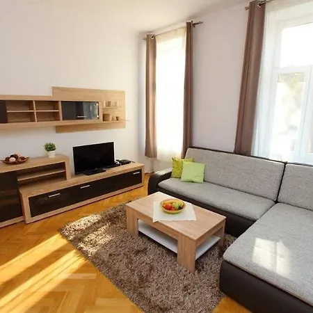 Checkvienna - Simmeringer Hauptstrasse * Vienna