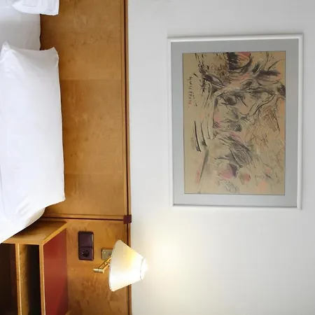 Ekazent Schoenbrunn Hotel 3*