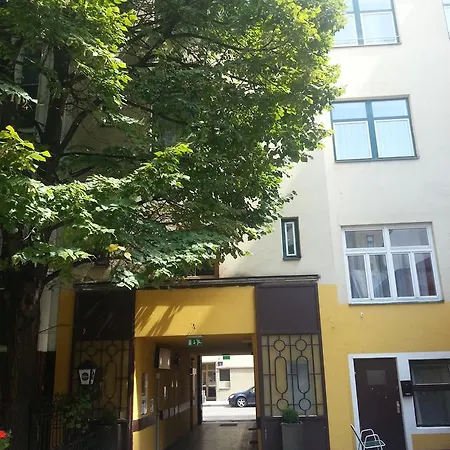 Marien-hof 3*