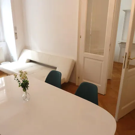 Sobieski St. Stephen's Cathedral Apartment Vienna