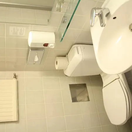 Ekazent Schoenbrunn Hotel 3*
