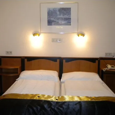 Carlton Opera 3*