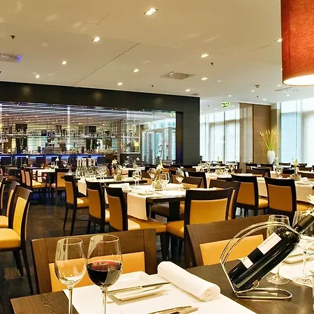 Nh Danube Hotel 4*
