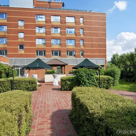 Hilton Garden South 4*