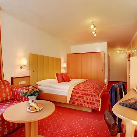 Strandhotel Alte Donau Hotel 4*