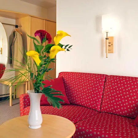 Strandhotel Alte Donau 4*