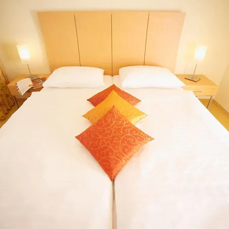 Strandhotel Alte Donau Vienna