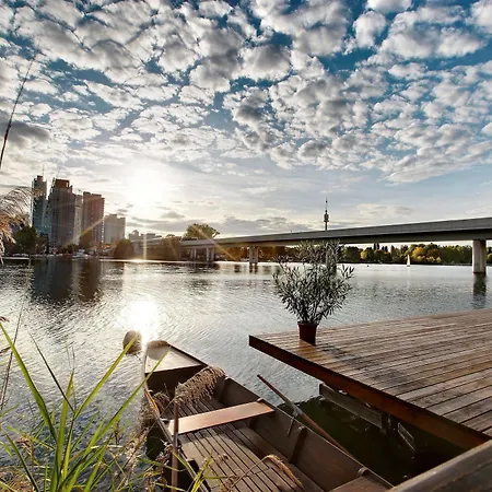 Strandhotel Alte Donau