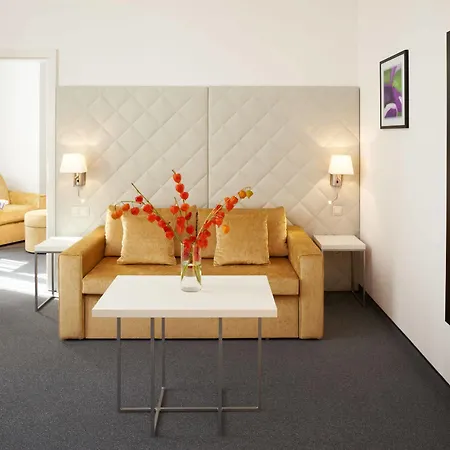 Fortyplusone - Newly Renovated! Hotel