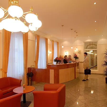 Drei Kronen Hotel 3*