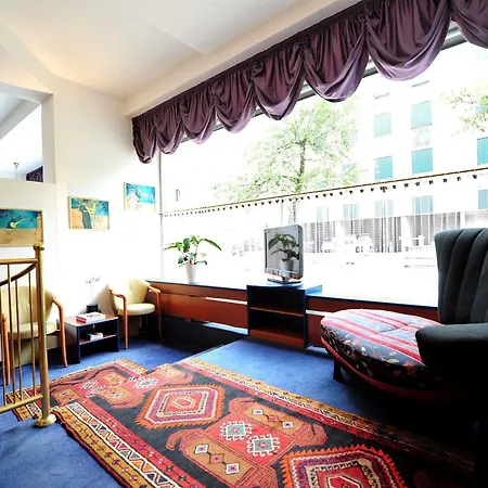 The Weekend Hotell