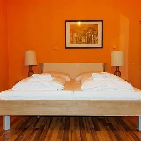 Hotel Madara 2*