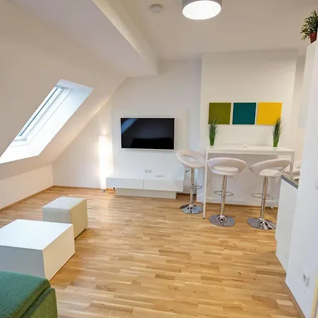 Smart Living - Wien Hauptbahnhof - Self Check-in 4* Vienna