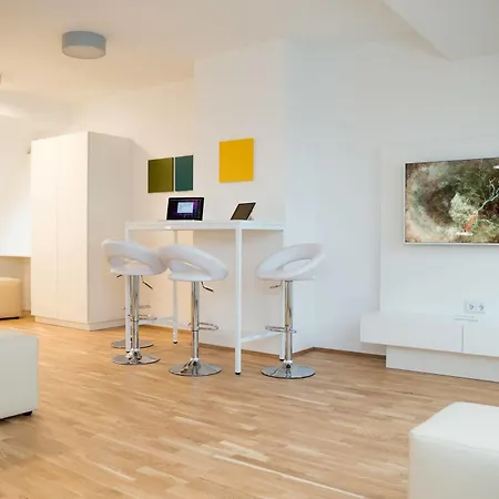 Smart Living - Wien Hauptbahnhof - Self Check-in Vienna