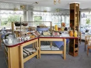 Hotel Ekazent Schoenbrunn 3*