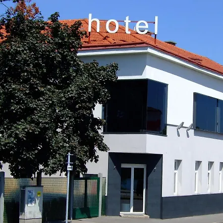 Strandhotel Alte Donau Vienna