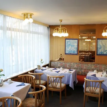 Ekazent Schoenbrunn 3*