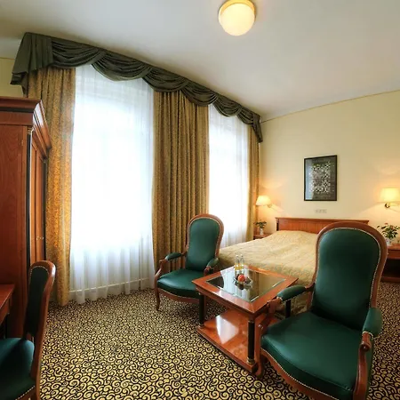 Carlton Opera 3*