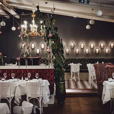 Grand Ferdinand - Your In The Center 5* Wenen